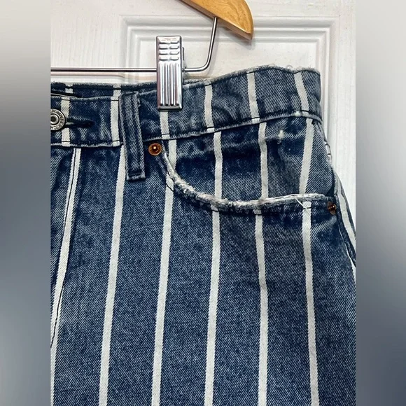 ABERCROMBIE & FITCH ANNIE striped High Rise Shorts - Picture 5 of 16